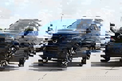 New 2025 Volvo XC40 B5 Plus w/ Climate Package