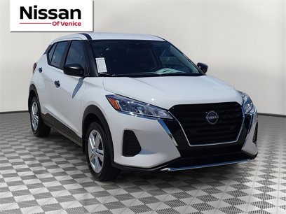New 2025 Nissan Kicks Play S