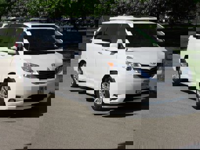 Used 2014 Toyota Sienna XLE
