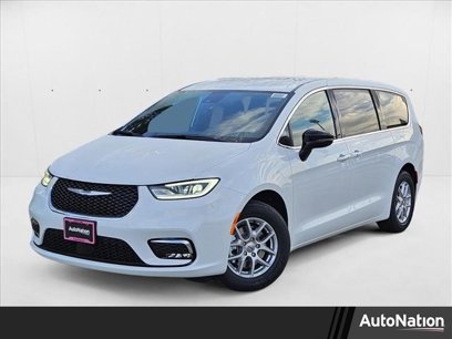 New 2025 Chrysler Pacifica Select