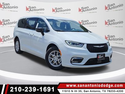 New 2025 Chrysler Pacifica Select