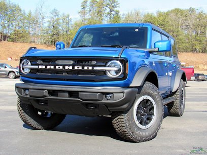 New 2024 Ford Bronco Outer Banks w/ Sasquatch Package
