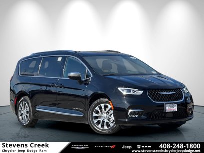 New 2025 Chrysler Pacifica Pinnacle