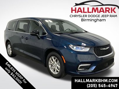 New 2025 Chrysler Pacifica Select