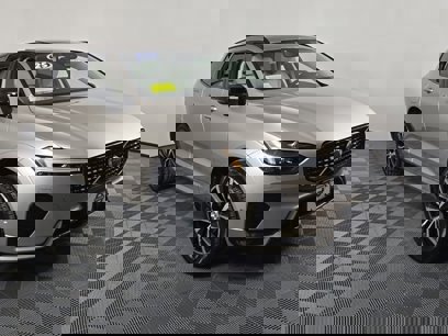 New 2025 Volvo XC60 B5 Plus w/ Climate Package