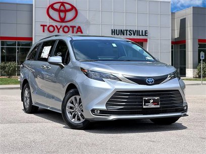 New 2025 Toyota Sienna XLE