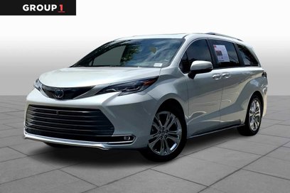 Used 2022 Toyota Sienna Platinum
