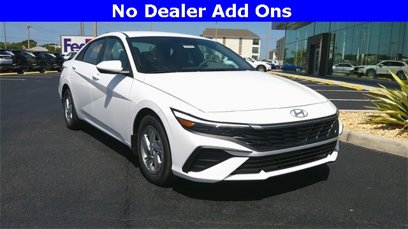 New 2025 Hyundai Elantra SE