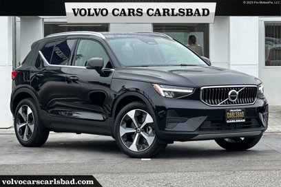 New 2025 Volvo XC40 B5 Core w/ Protection Package Premier