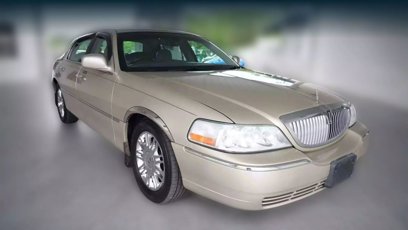 Used 2009 Lincoln Town Car Signature Limited