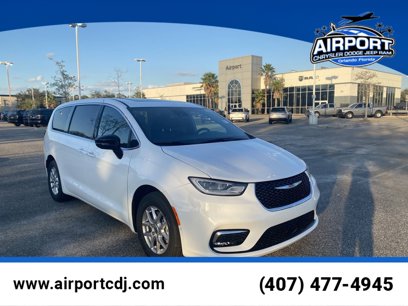New 2025 Chrysler Pacifica Select