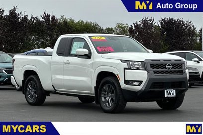 New 2025 Nissan Frontier SV w/ SV Convenience Package