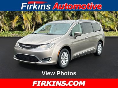 Used 2018 Chrysler Pacifica Touring-L w/ Premium Audio Group
