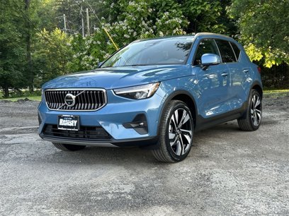Used 2023 Volvo XC40 B5 Plus w/ Protection Package Premier