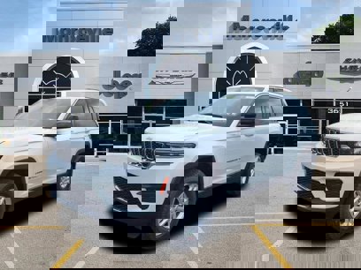New 2025 Jeep Grand Cherokee Laredo