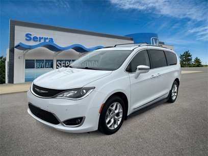 Used 2020 Chrysler Pacifica Limited w/ Advanced Safetytec Group
