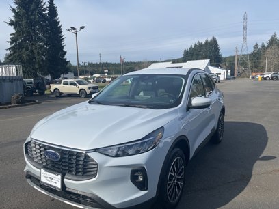New 2025 Ford Escape SE w/ Class II Trailer Tow Package