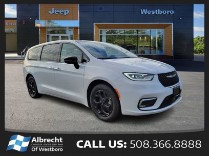 New 2023 Chrysler Pacifica Limited w/ S Appearance Package