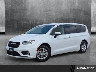 Used 2023 Chrysler Pacifica Touring-L