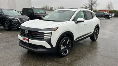 New 2025 Nissan Kicks SR w/ SR Premium Package