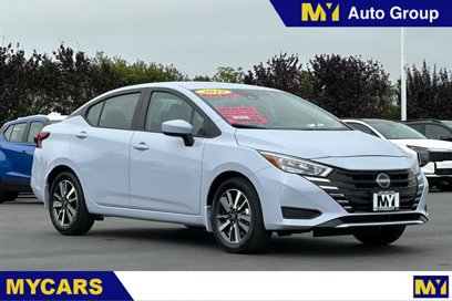 New 2025 Nissan Versa SV w/ Trunk Package