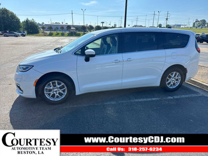 Used 2023 Chrysler Pacifica Touring-L