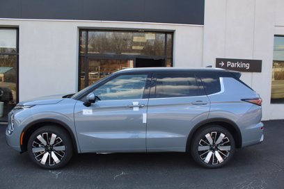 New 2025 Mitsubishi Outlander SEL