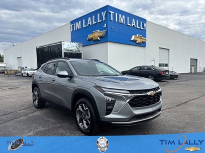 New 2025 Chevrolet Trax LT w/ LT Convenience Package
