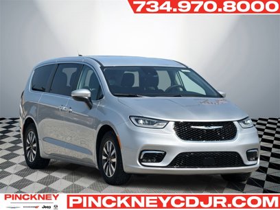 Used 2023 Chrysler Pacifica Touring-L