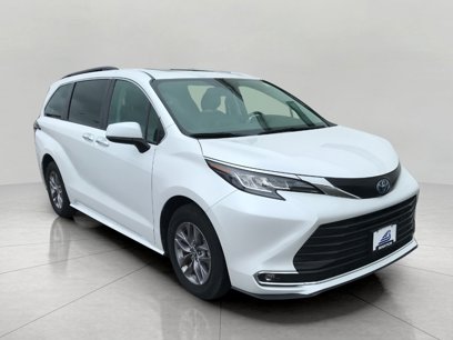 Used 2023 Toyota Sienna XLE