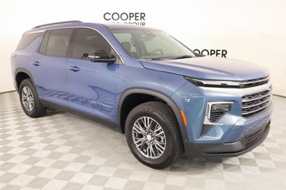 Used 2024 Chevrolet Traverse LT w/ Trailering Package