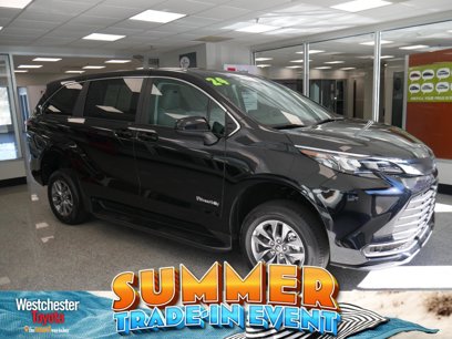 Used 2025 Toyota Sienna LE