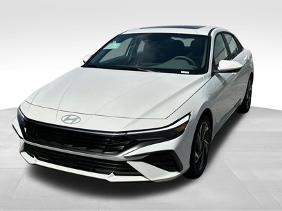 New 2024 Hyundai Elantra SEL w/ Convenience Package