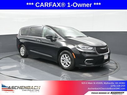 Used 2023 Chrysler Pacifica Touring-L