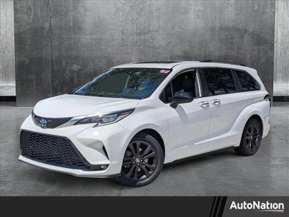 Used 2022 Toyota Sienna XSE