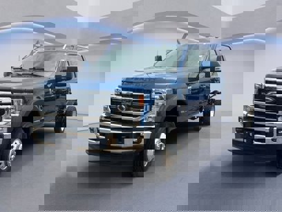 Used 2022 Ford F550 4x4 Crew Cab Super Duty w/ Lariat Value Package