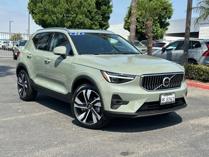 Certified 2024 Volvo XC40 B5 Ultimate w/ Climate Package
