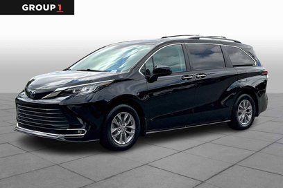 Used 2022 Toyota Sienna XLE