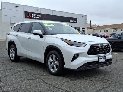 Used 2023 Toyota Highlander LE