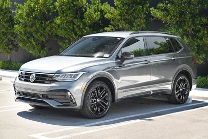 Used 2022 Volkswagen Tiguan SE R-Line