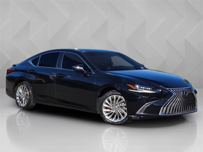 Used 2023 Lexus ES 300h w/ Luxury Package