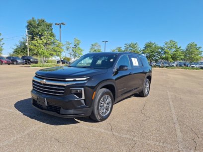 Used 2025 Chevrolet Traverse LT