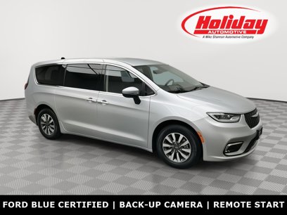 Used 2023 Chrysler Pacifica Touring-L