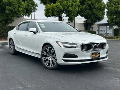 New 2025 Volvo S90 T8 Ultra w/ Lounge Package