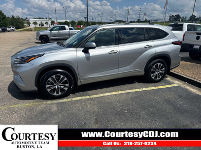 Used 2021 Toyota Highlander XLE