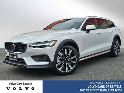 New 2025 Volvo V60 B5 Cross Country Ultra w/ Climate Package