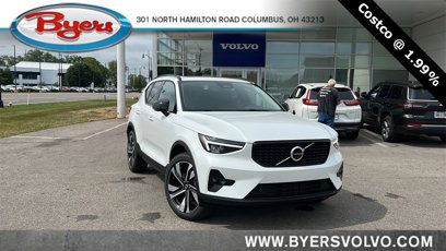 New 2025 Volvo XC40 B5 Plus w/ Climate Package