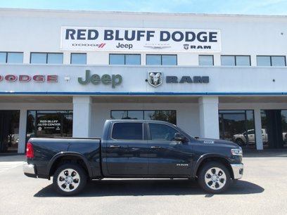 New 2025 RAM 1500 4x4 Crew Cab