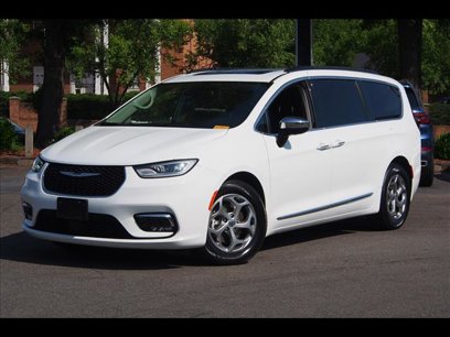 Used 2023 Chrysler Pacifica Limited