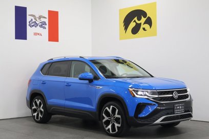 Used 2022 Volkswagen Taos SEL w/ Panoramic Sunroof Package